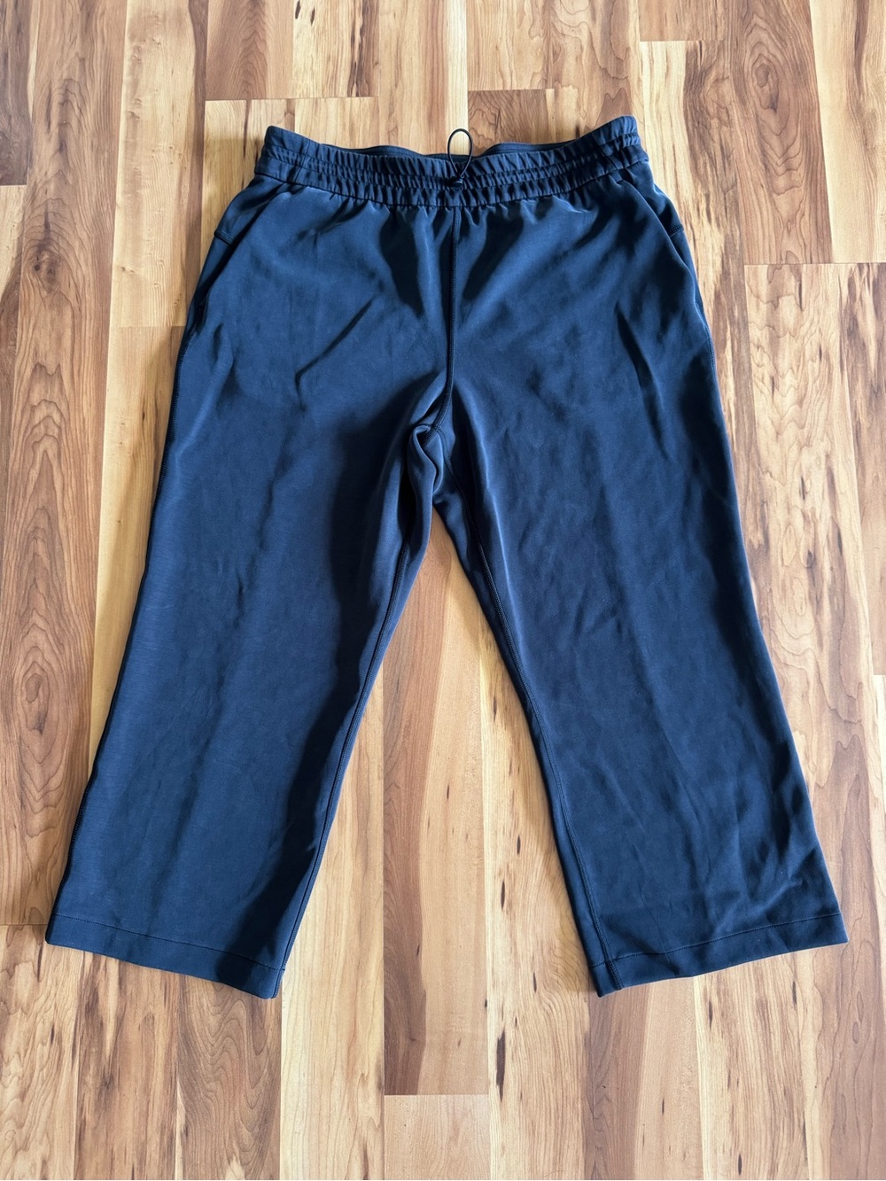Lululemon Wide Leg Cropped Pants Women’s Size 12 - Athleisure Travel Yoga